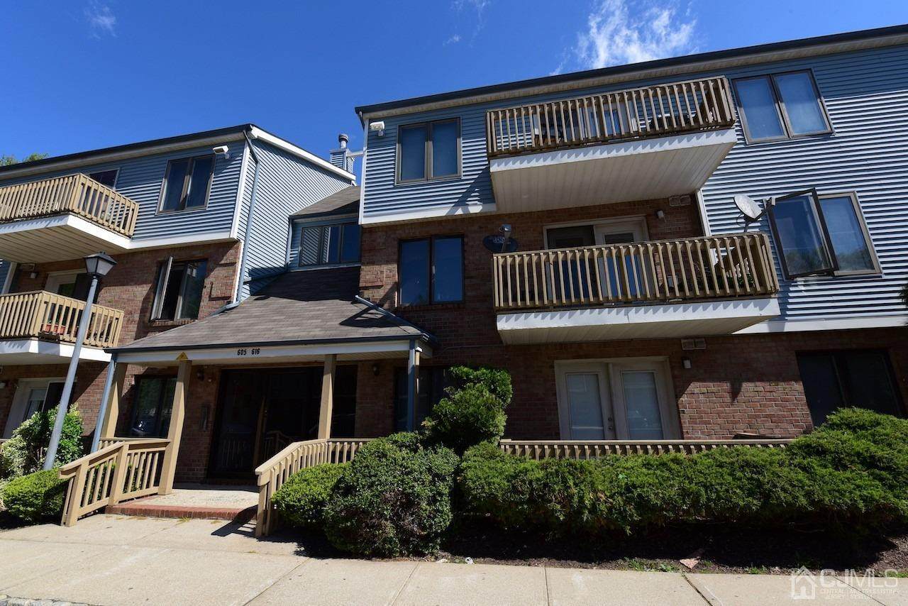607 Peach Street - Photo 1