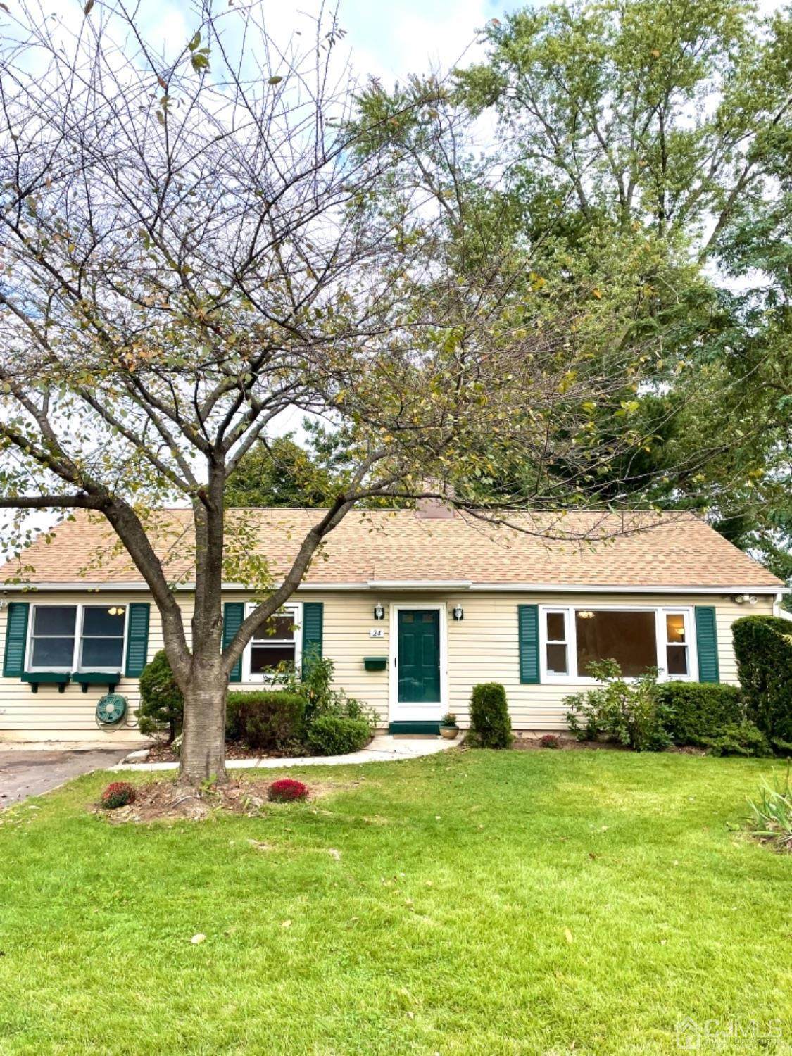 24 Louis Avenue - Photo 1