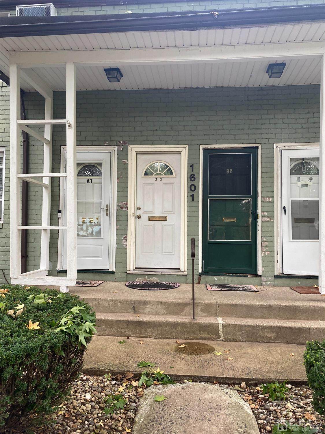 1601 Wood Avenue - Photo 1