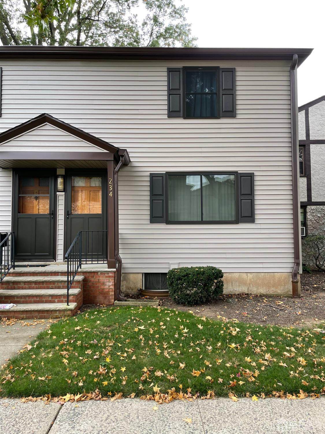 234 Newman Street - Photo 1