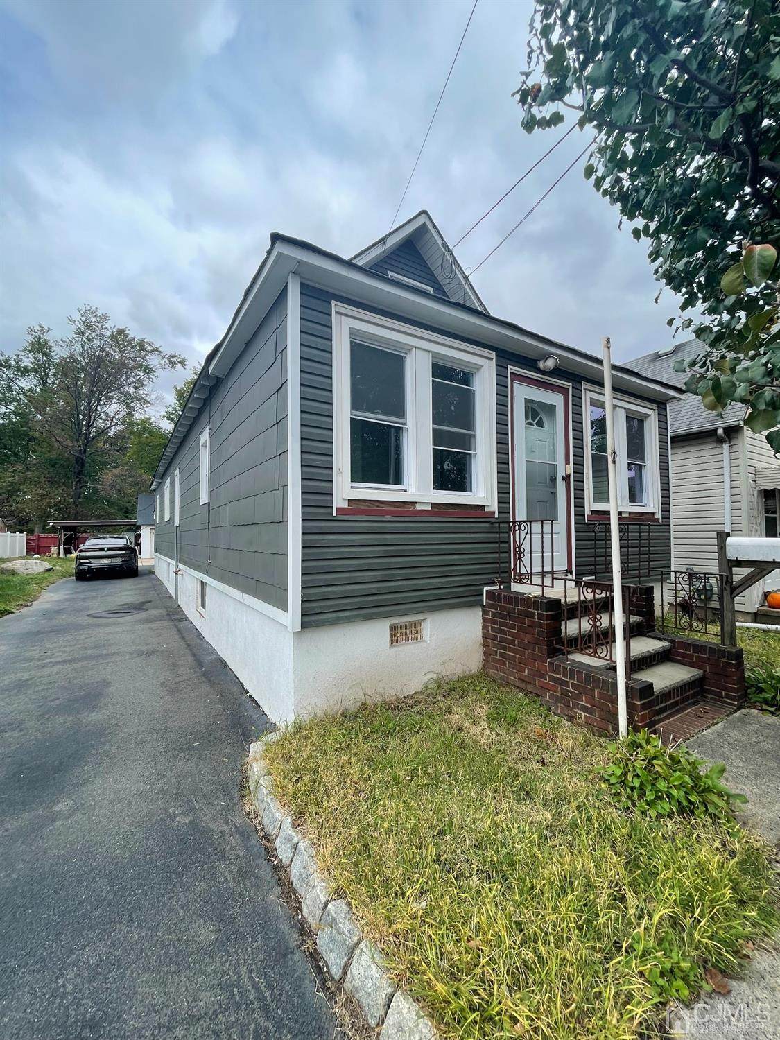 183 Woodbridge Avenue - Photo 1