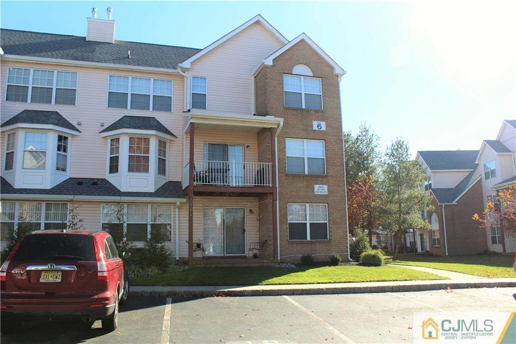 605 Hampshire Drive - Photo 1