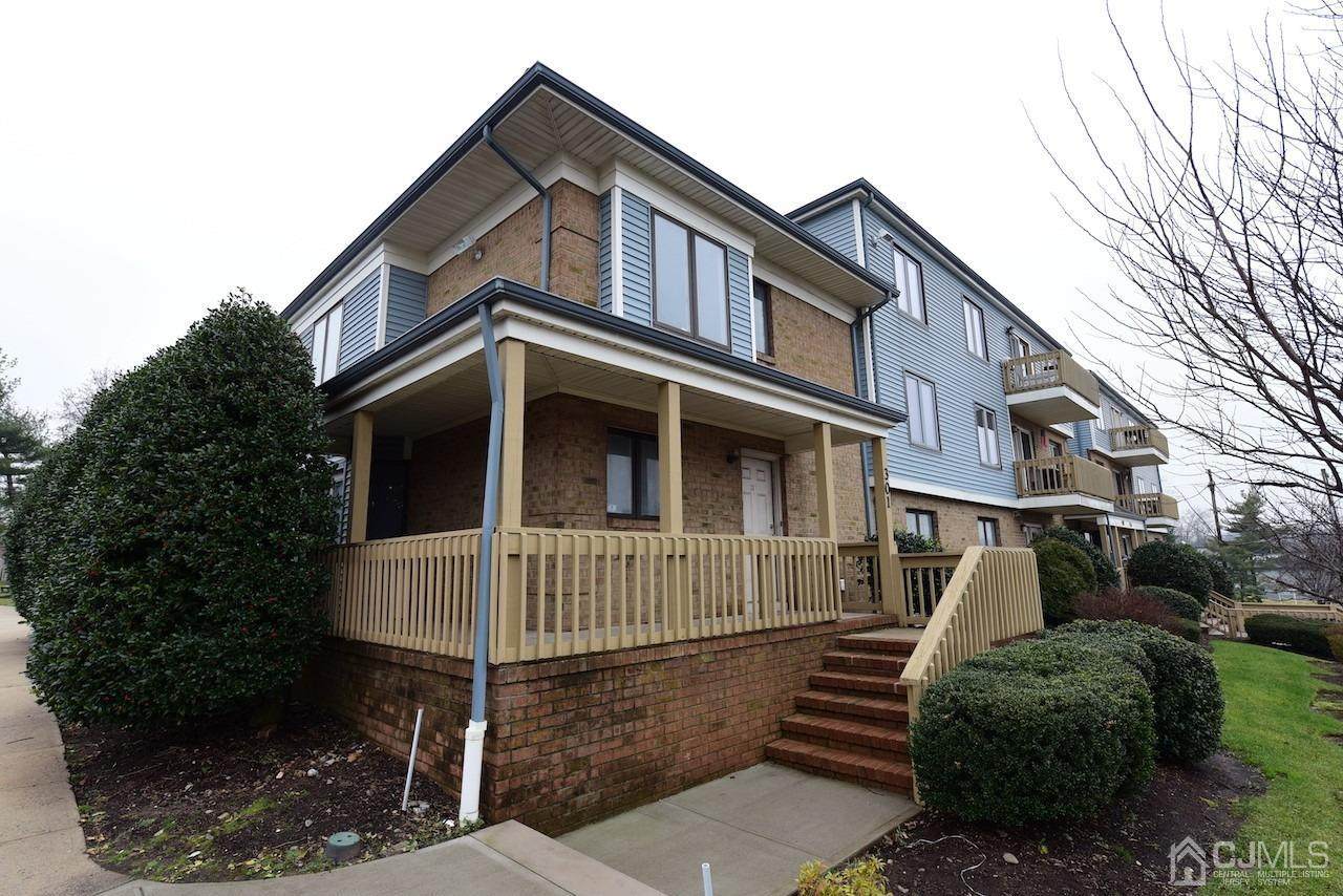301 Peach Street - Photo 1