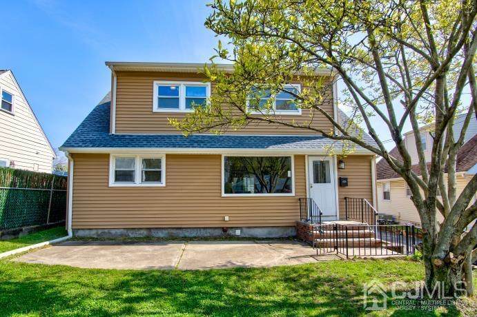4 Robert Circle - Photo 1