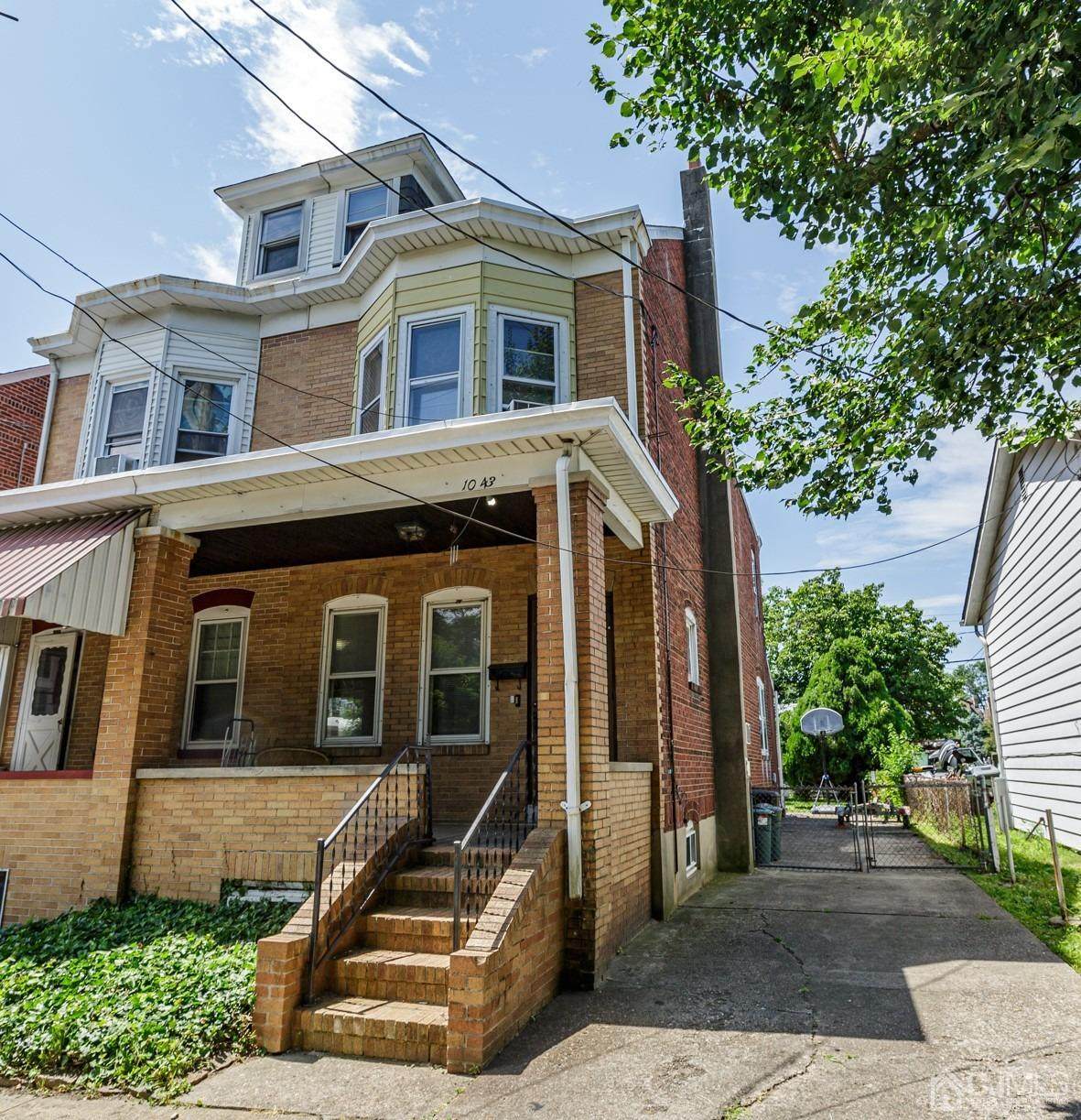 1043 Genesee Street - Photo 1