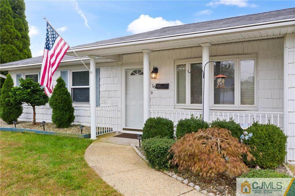 16 5th Avenue - Photo 1