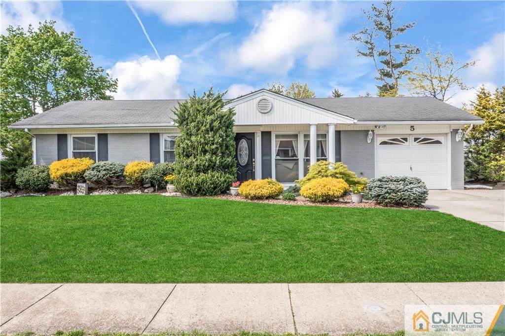 5 Throop Avenue - Photo 1