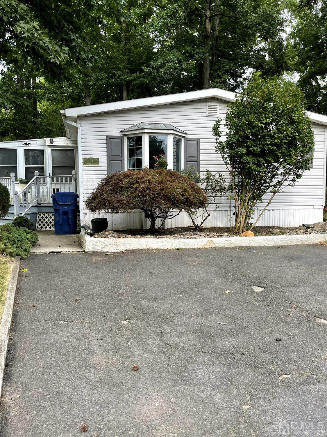 29 Hemingway Drive - Photo 1