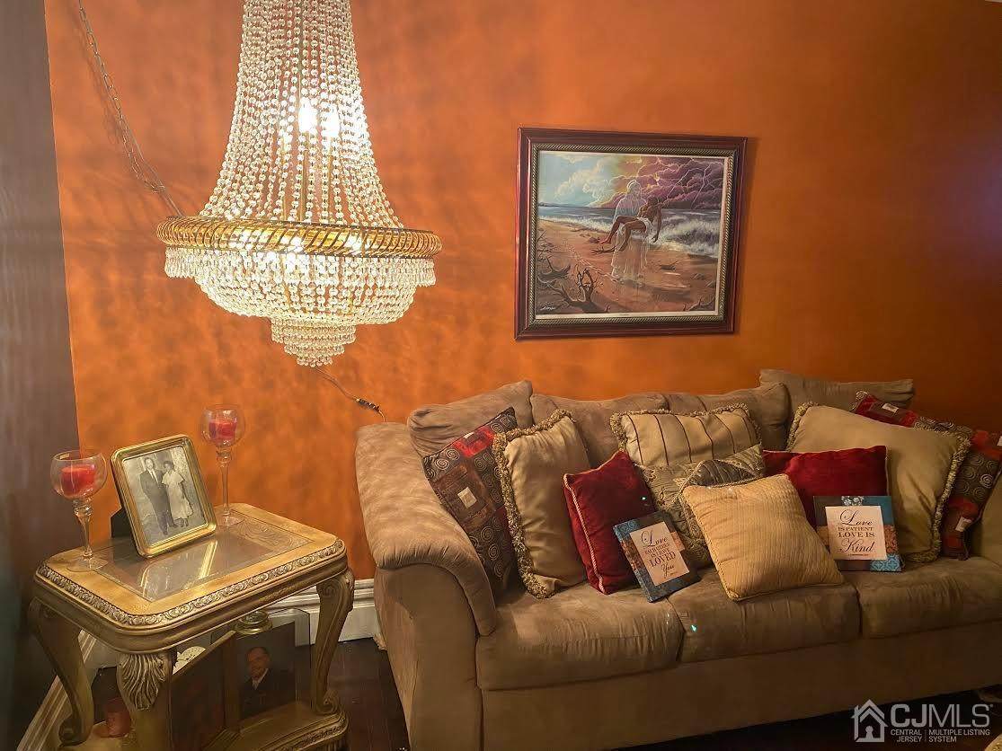 73 Kenwood Place - Photo 1