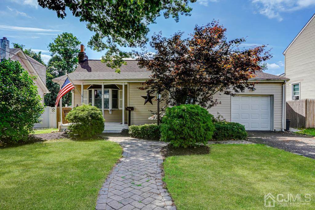 324 Runyon Avenue - Photo 1