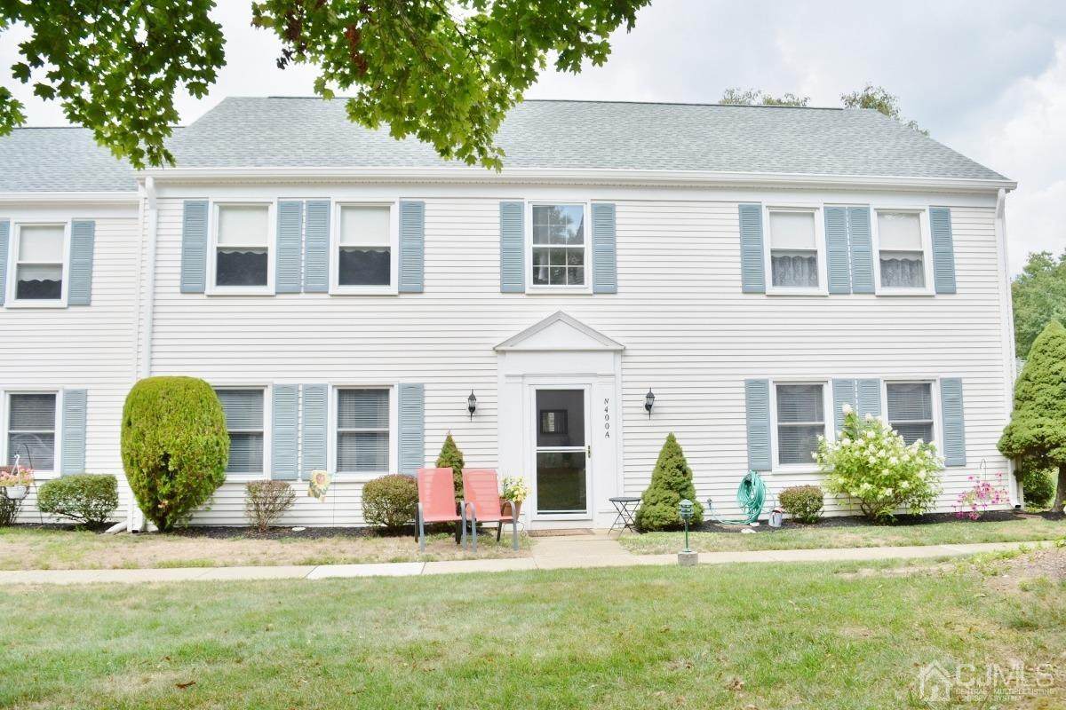 400 Oxford Lane - Photo 1