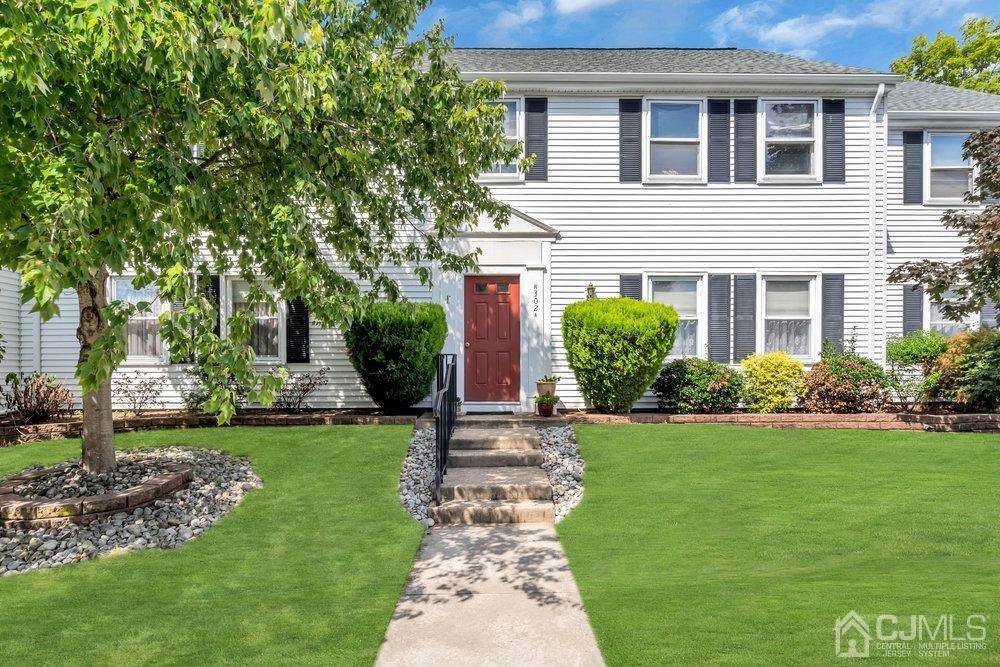 302 Sharon Way - Photo 1