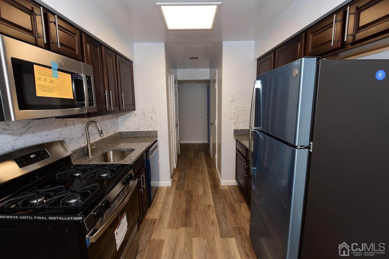 712 Peach Street - Photo 1