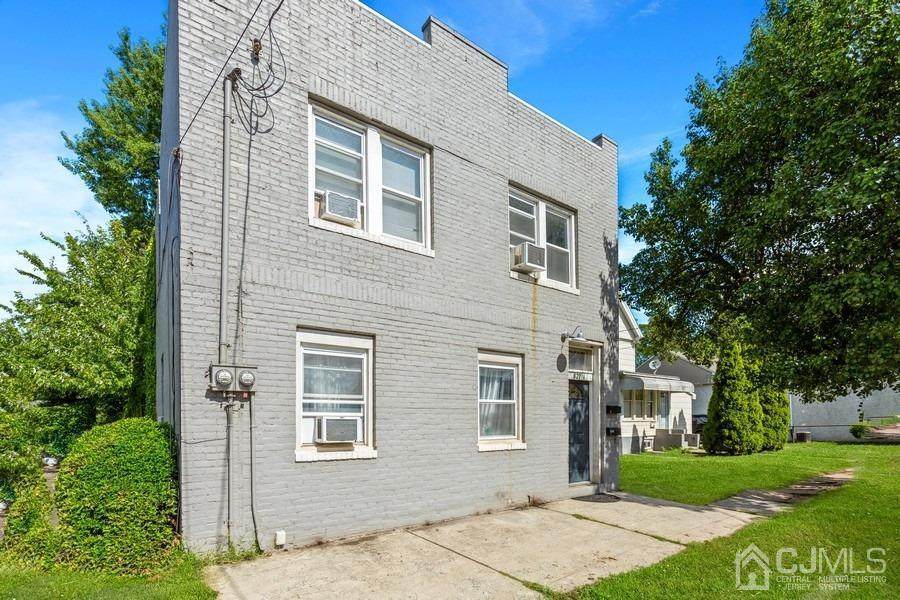 827 Lincoln Boulevard - Photo 1