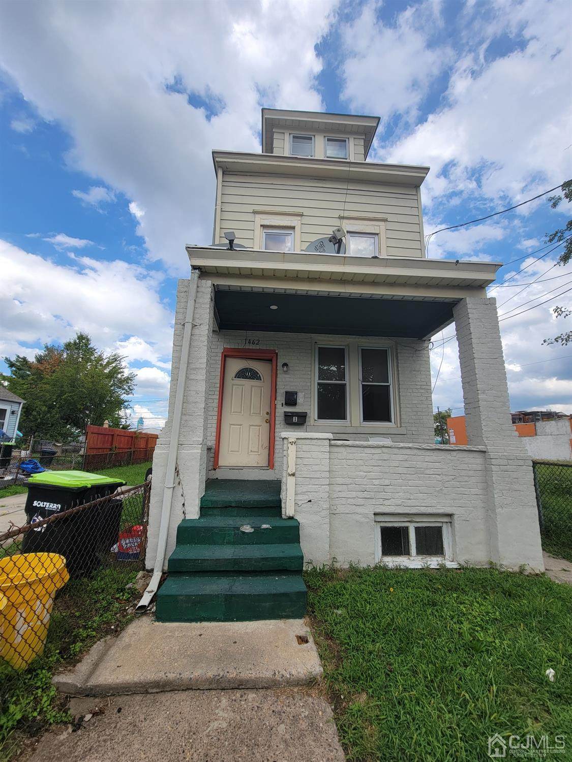 1462 Olden Avenue - Photo 1