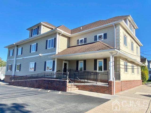 190 Pulaski Avenue - Photo 1