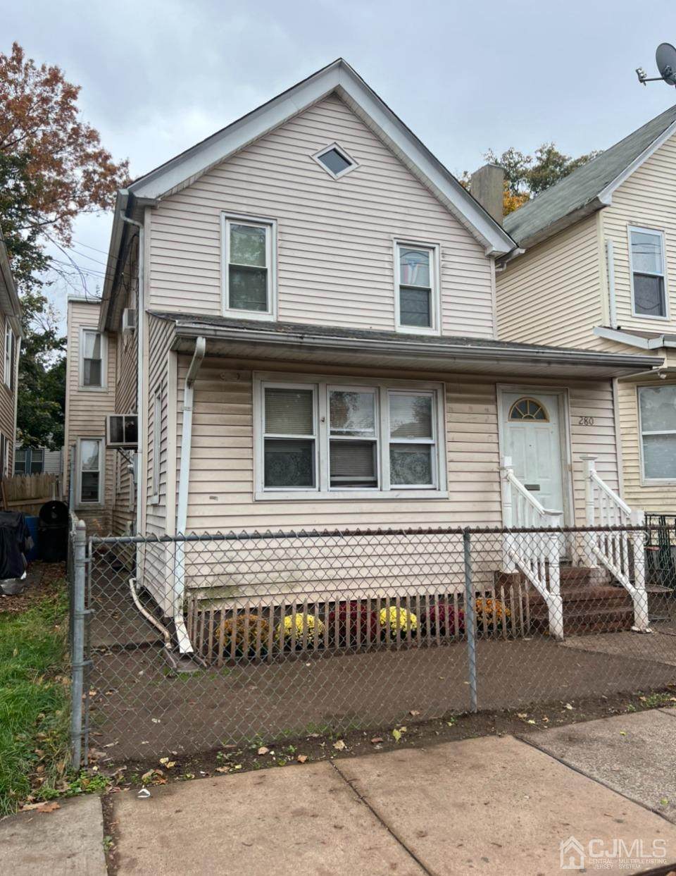 280 Comstock Street - Photo 1