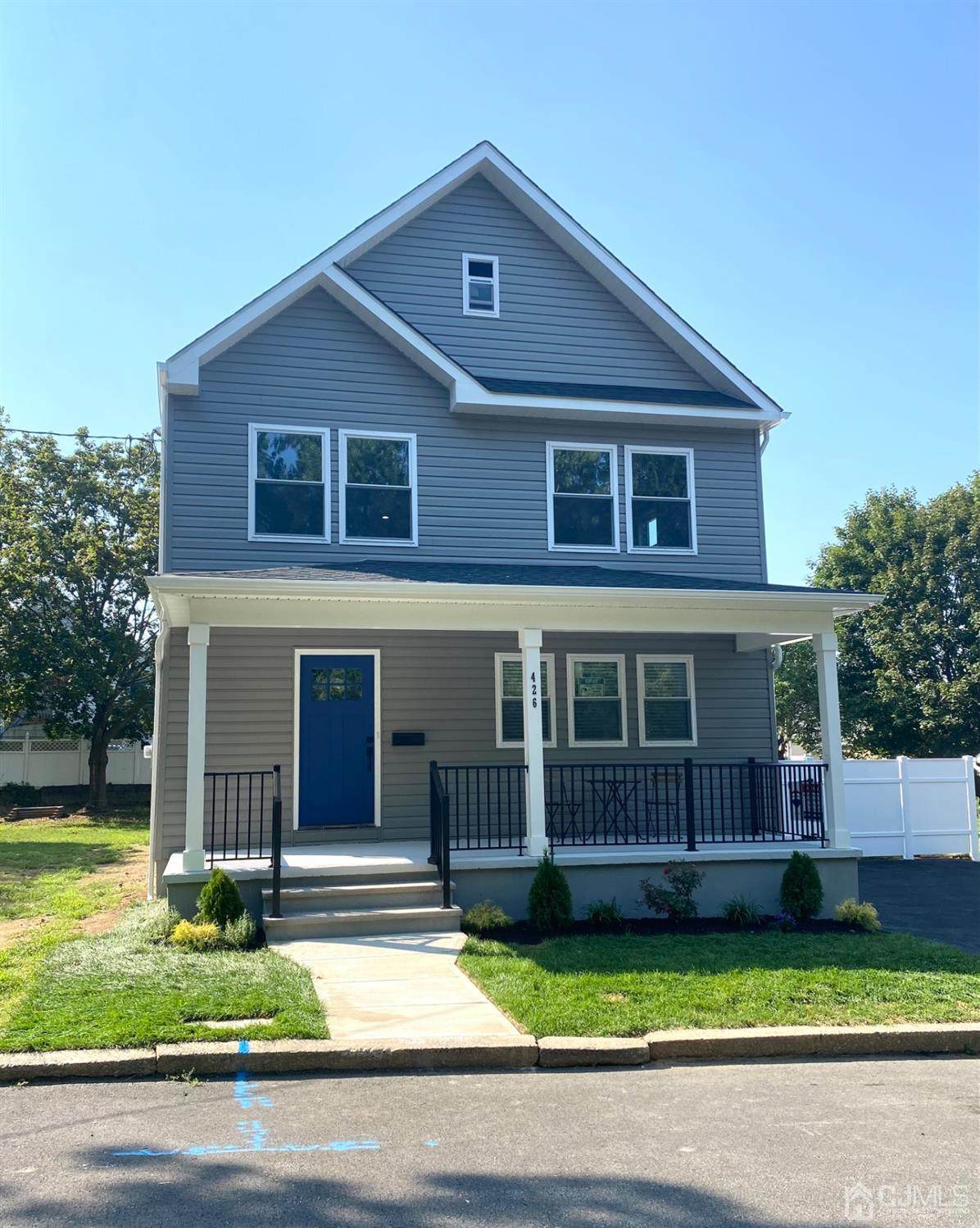 426 Railroad Avenue - Photo 1