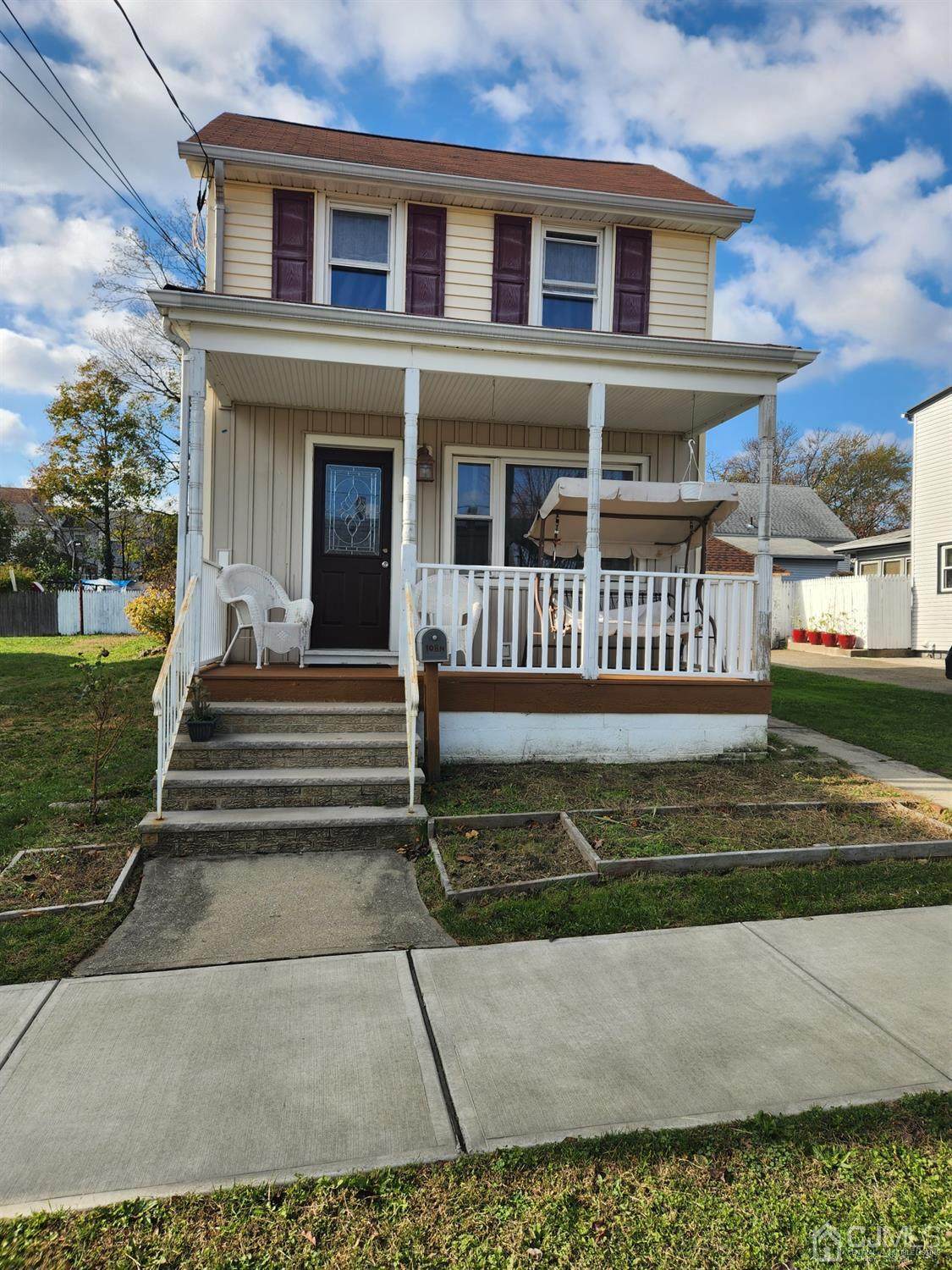 108 Pine Avenue - Photo 1
