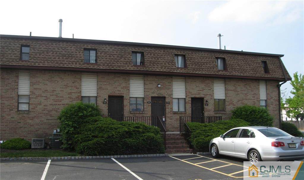 503 Oaks Boulevard - Photo 1