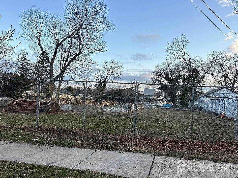 1117 Sunset Avenue - Photo 1