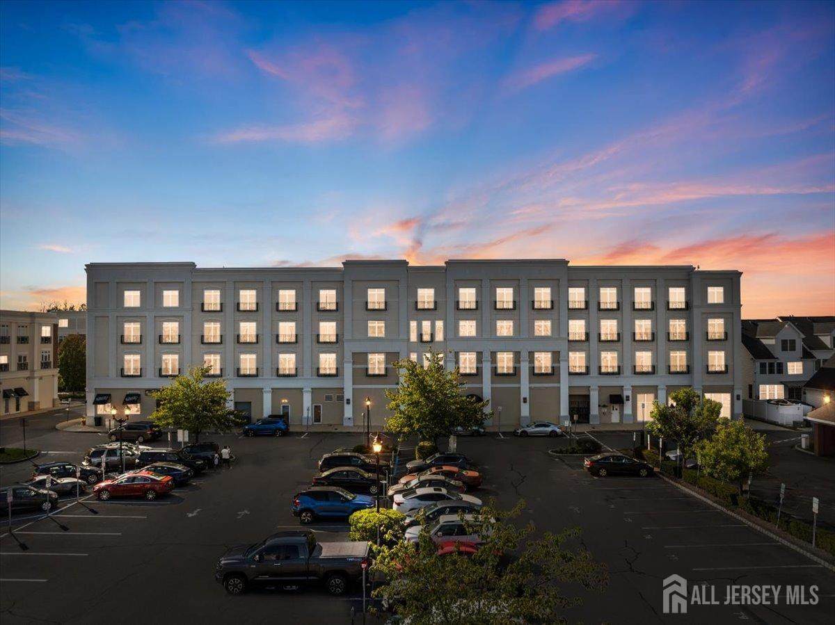 2 Commerce Square - Photo 1