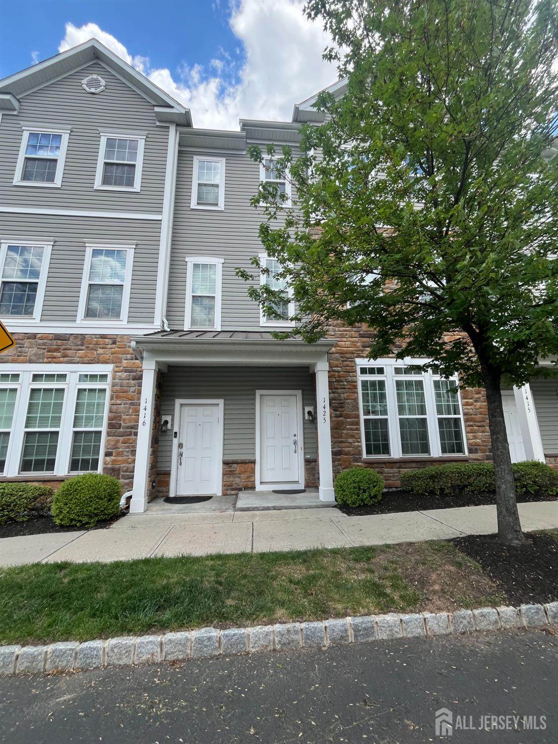 1425 Hudson Circle - Photo 1