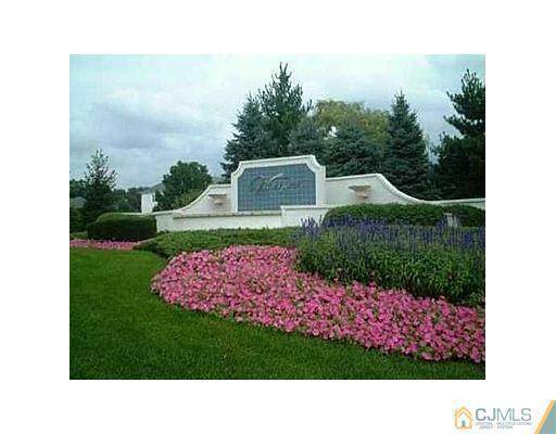 1725 Waterford Drive Drive - Photo 1