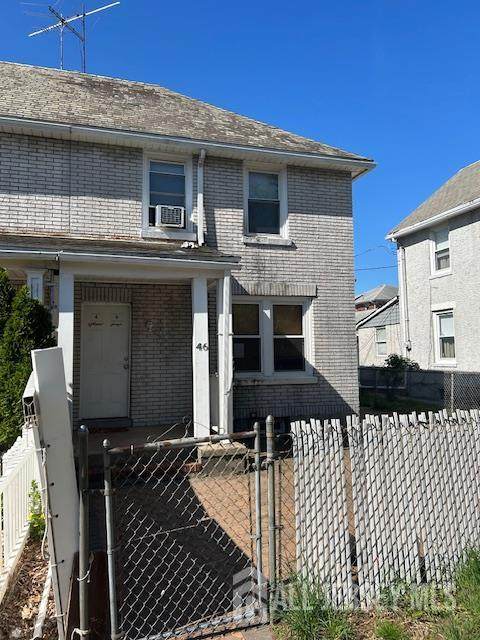 46 46 MITCHELL Avenue - Photo 1