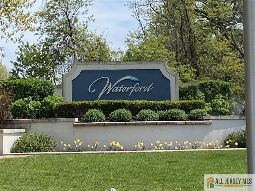 121 Waterford Drive - Photo 1