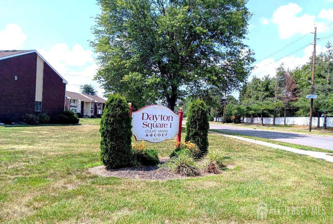 4 Lincoln Lane - Photo 1