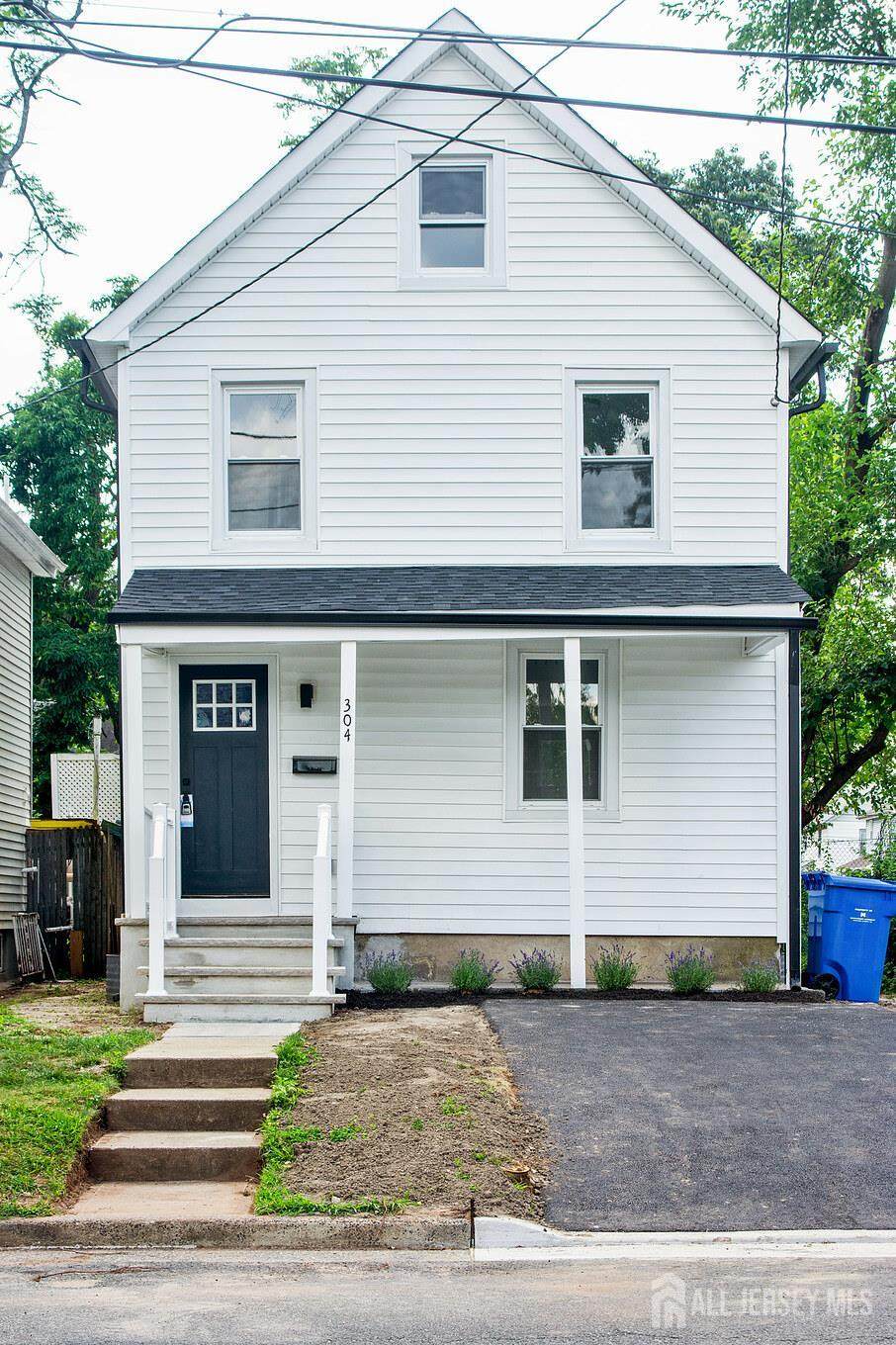 304 Chestnut Place - Photo 1