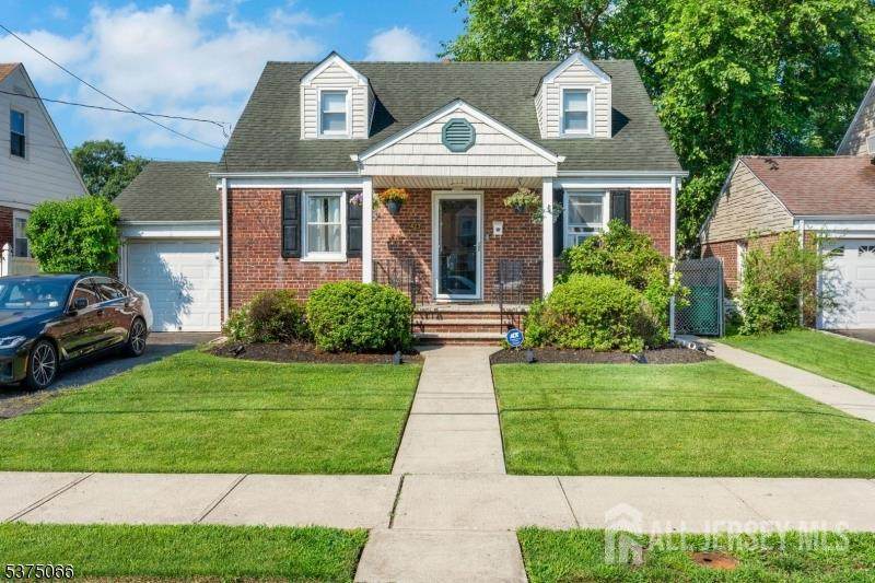 423 Bernard Avenue - Photo 1