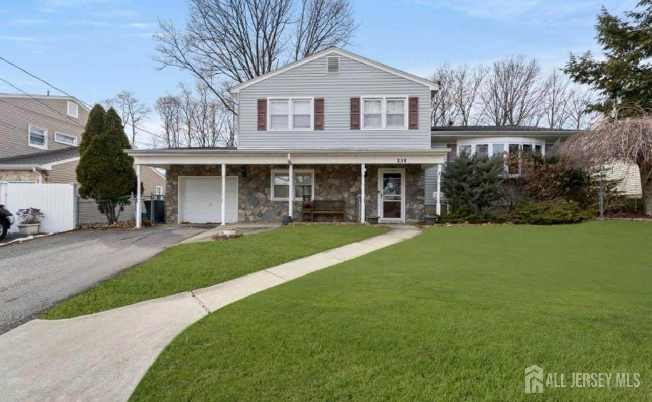 216 Willett Avenue - Photo 1