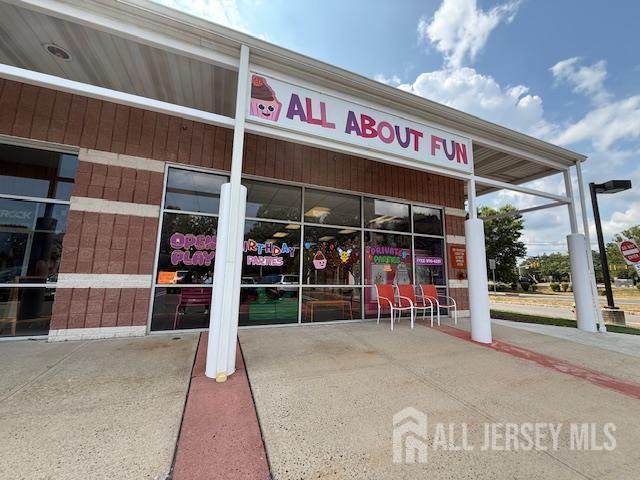 3 Lexington Avenue - Photo 1