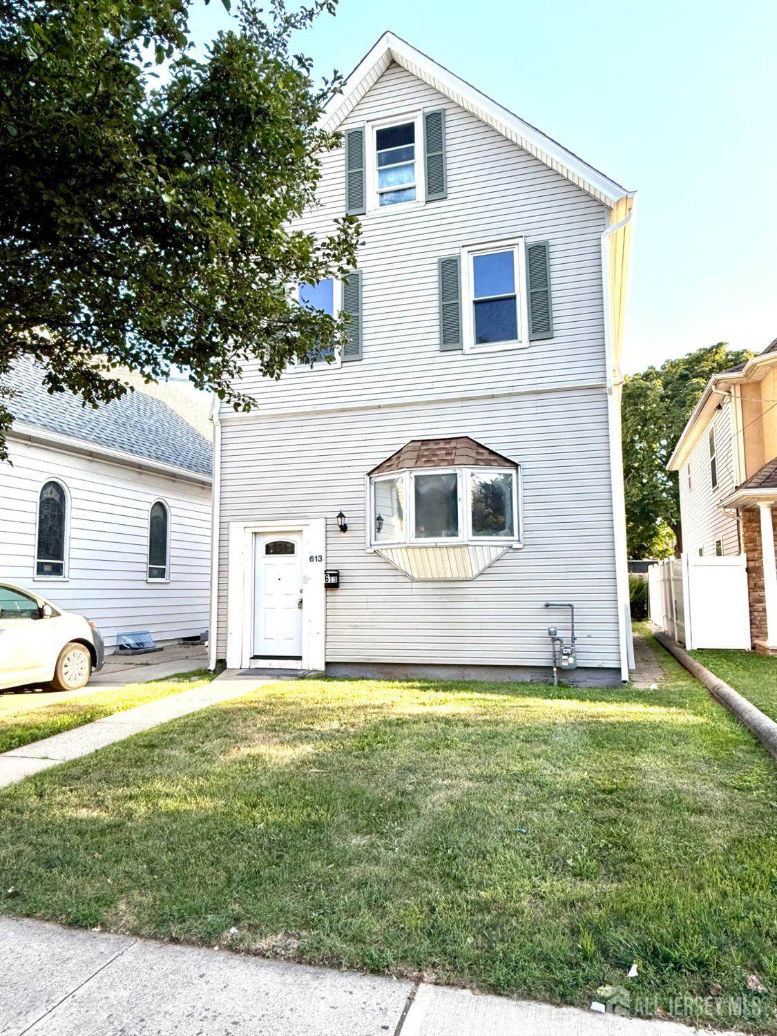 613 Roosevelt Avenue - Photo 1