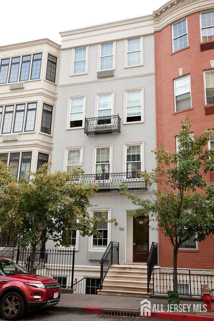 104 Tidewater Street - Photo 1