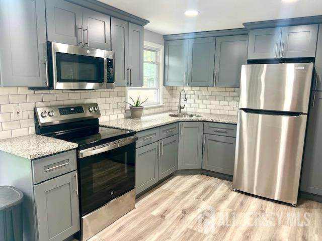 213 Temple Way - Photo 1