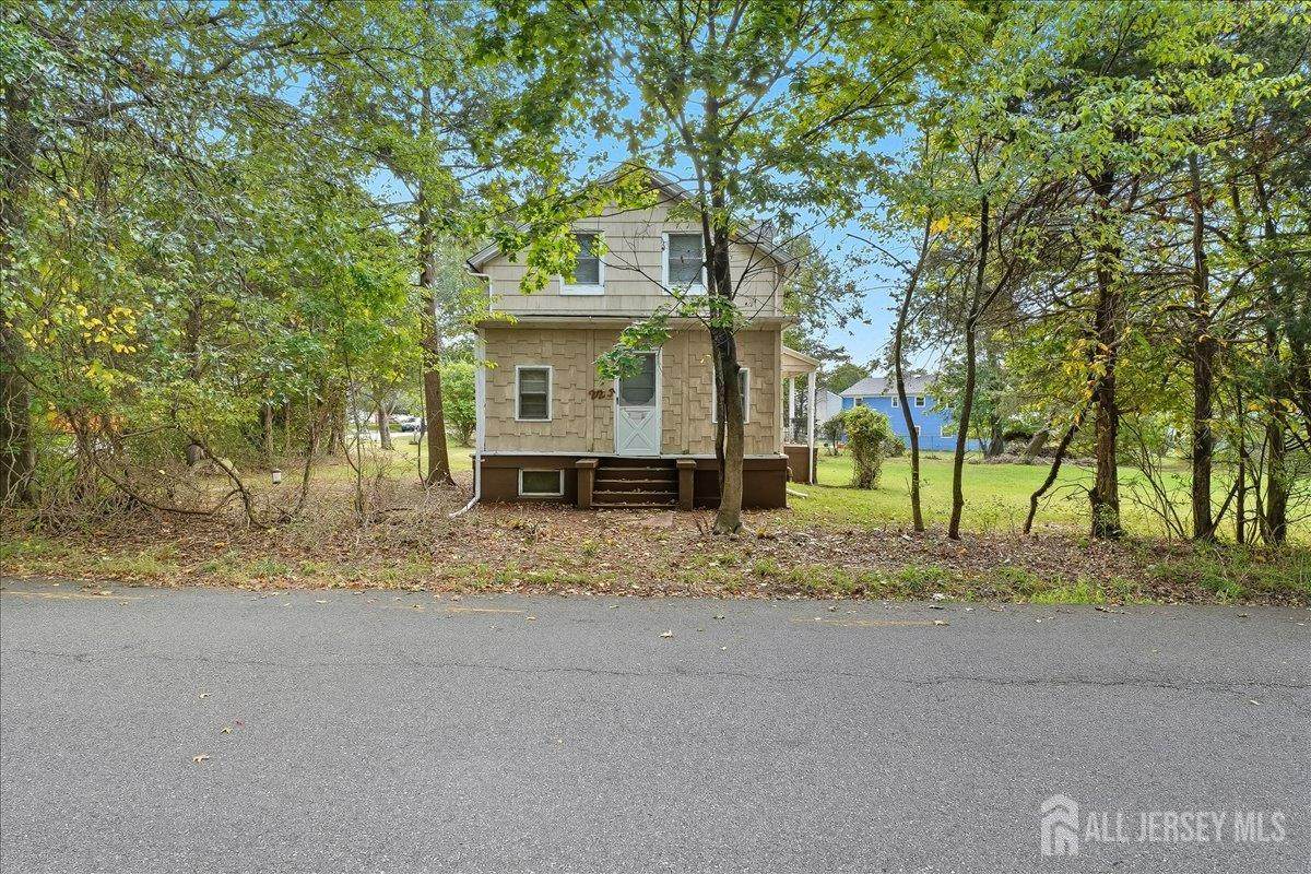 225 Irvington Avenue - Photo 1