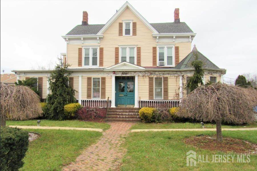 623 Georges Road - Photo 1