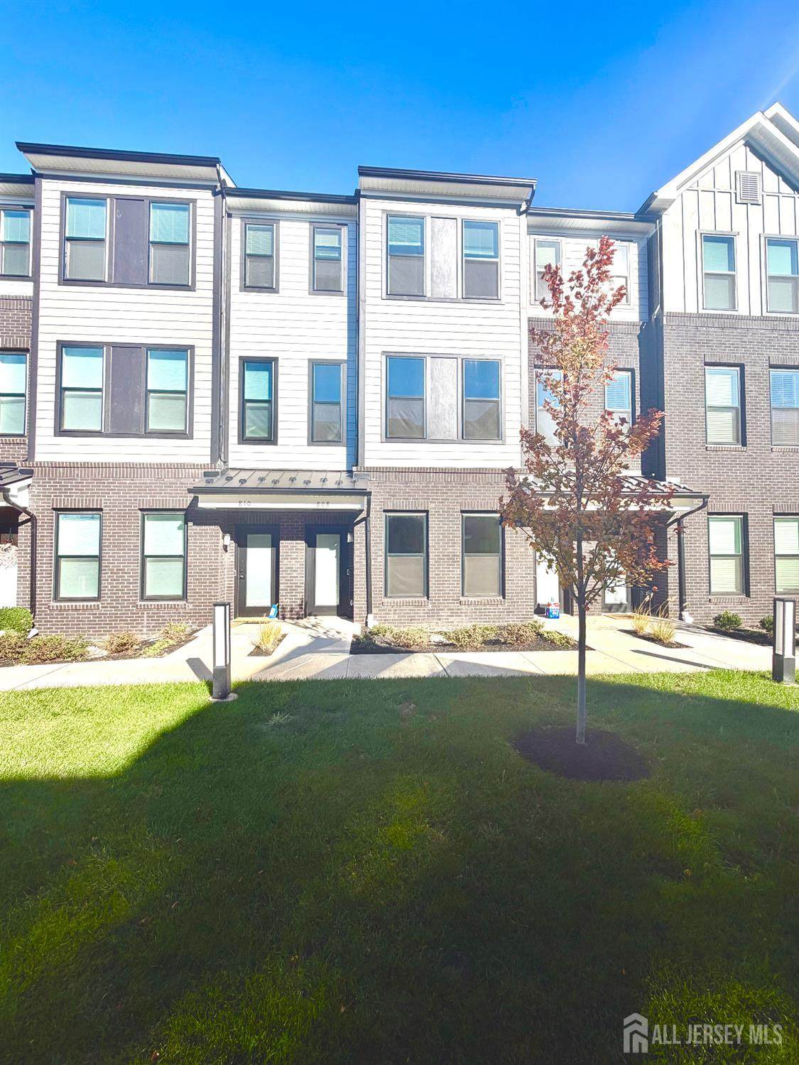 808 Sadie Circle - Photo 1