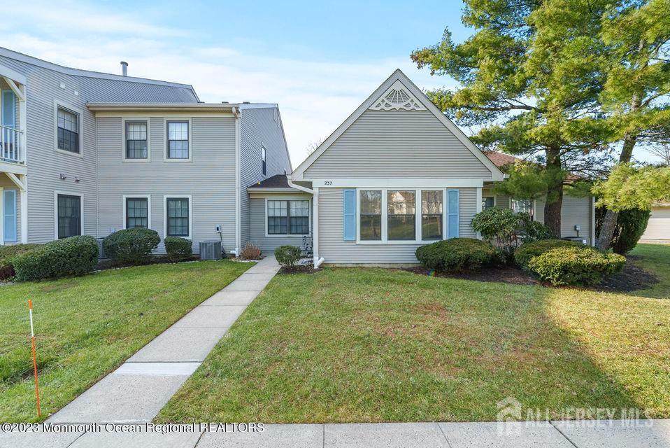 237 Wycoff Way - Photo 1