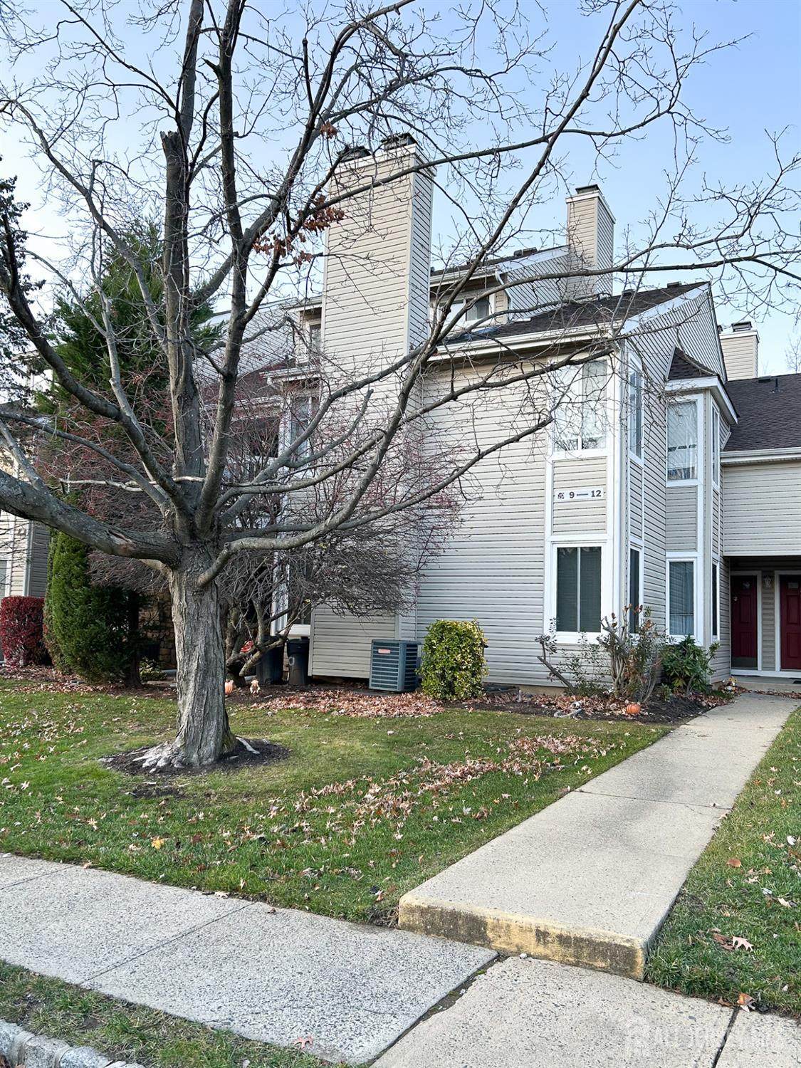 9 Chatham Square - Photo 1