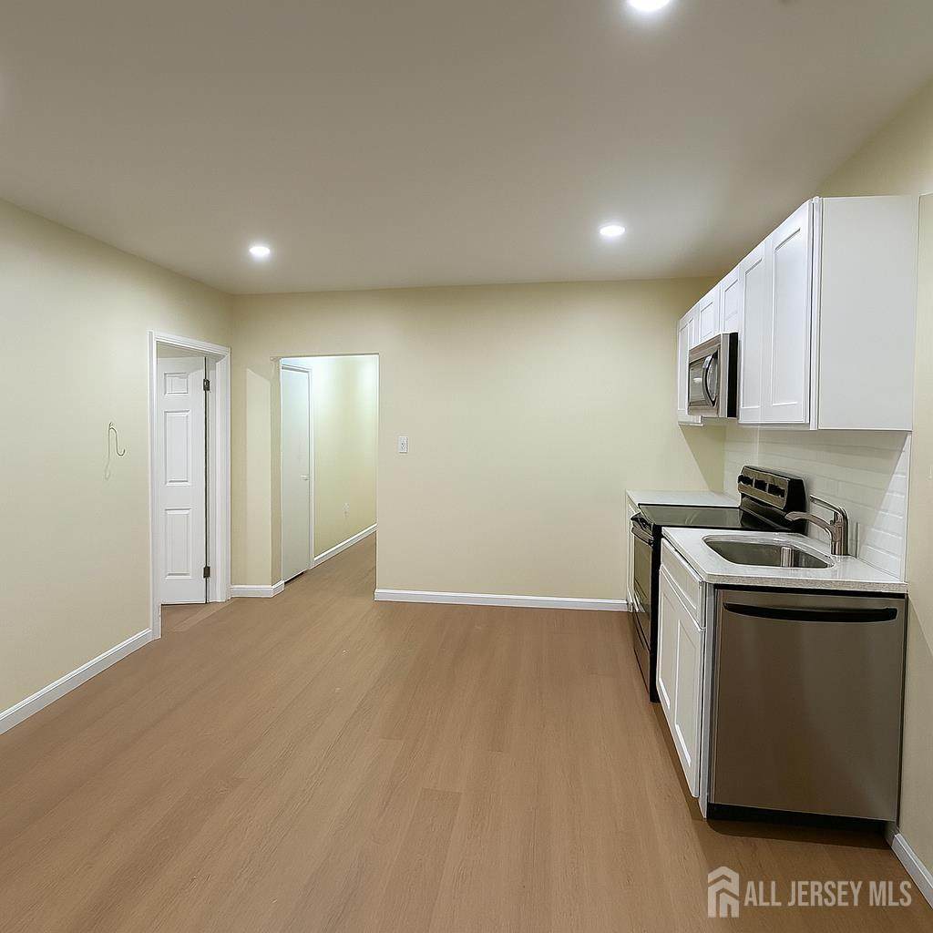 166 Throop Avenue - Photo 1