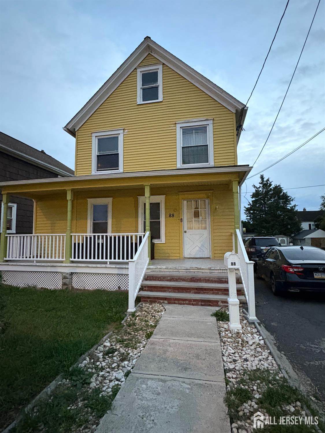 88 Woodbridge Avenue - Photo 1