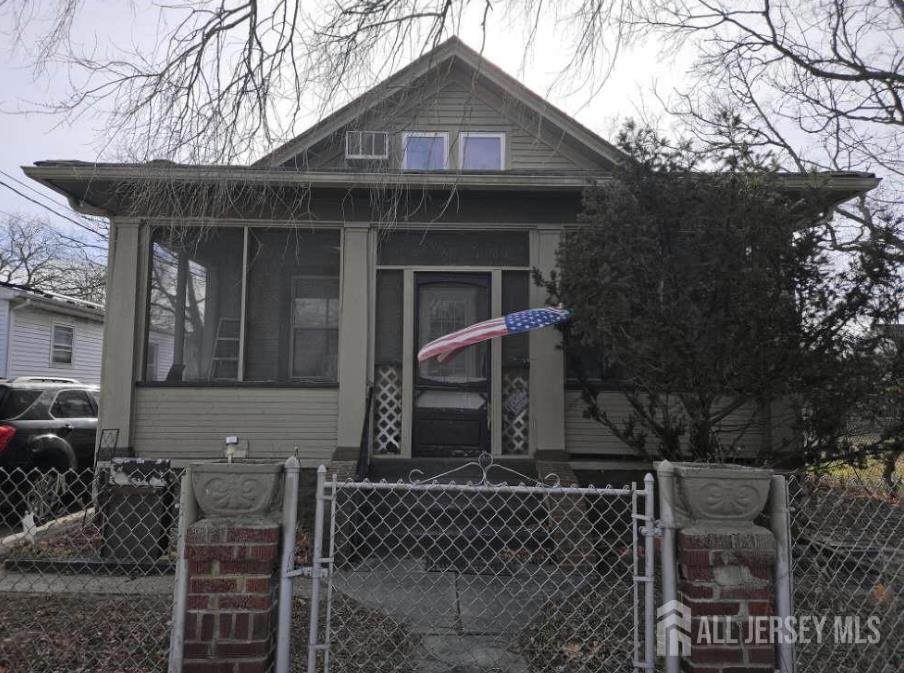 815 Pine Street - Photo 1