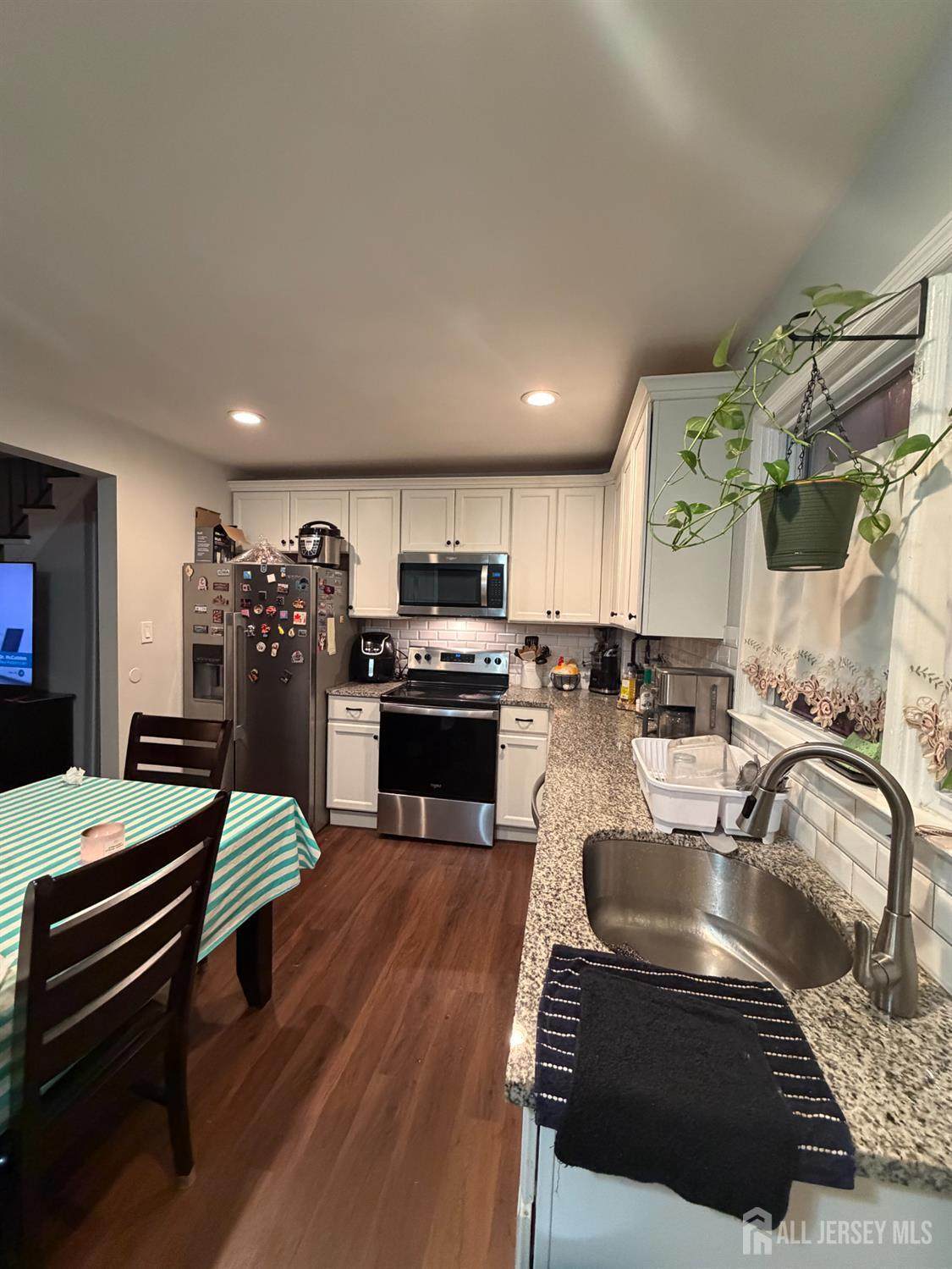 25 Simpson Street - Photo 1