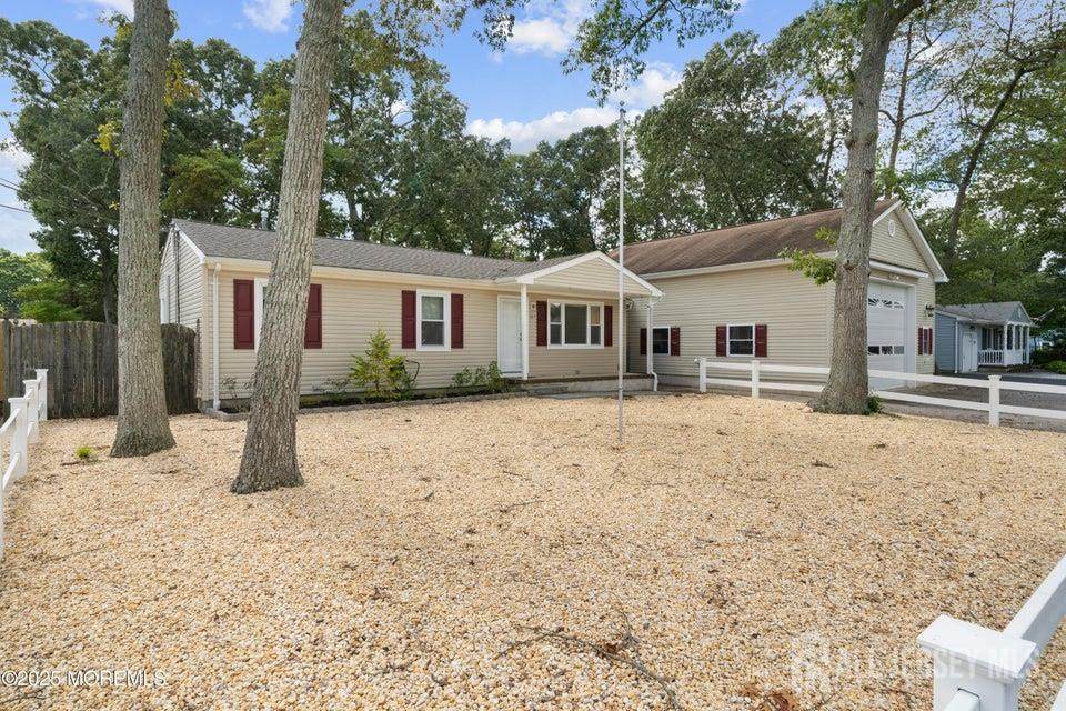 303 Chestnut Drive - Photo 1