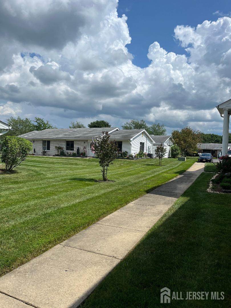547 Cornus Plaza - Photo 1