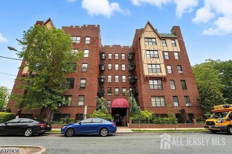 5 Pomona Avenue - Photo 1